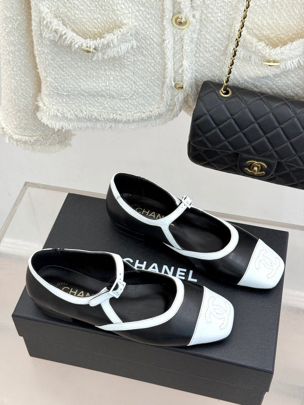 CC 26s Square-Toe Mary Jane Shoes Black White Leather 920421