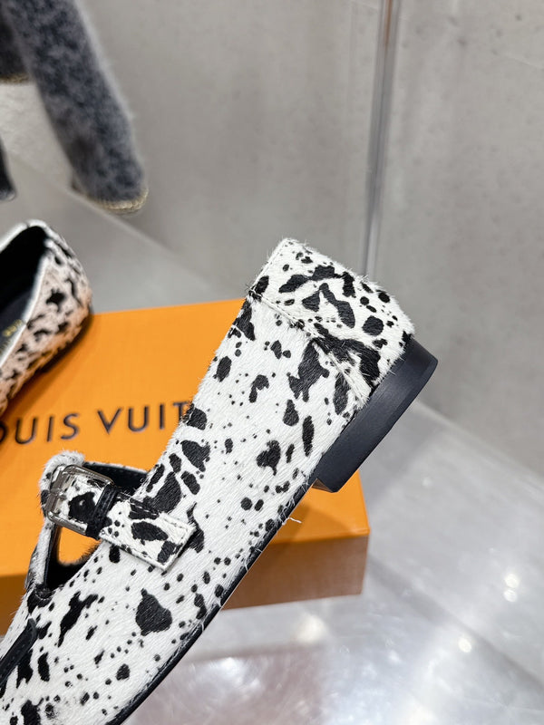 LV Soho Flat Loafer Black White Leopard Horsehair 610854