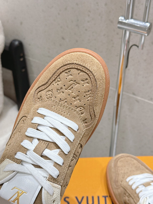 LV Stadium Sneaker Brown Suede 610787