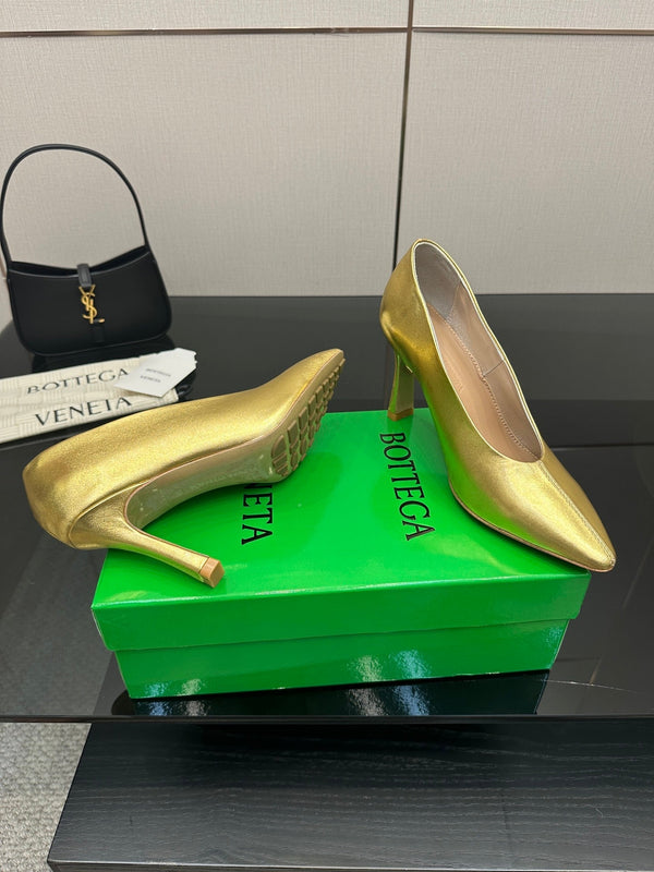 BV Pump 90mm Gold Calfskin 427644