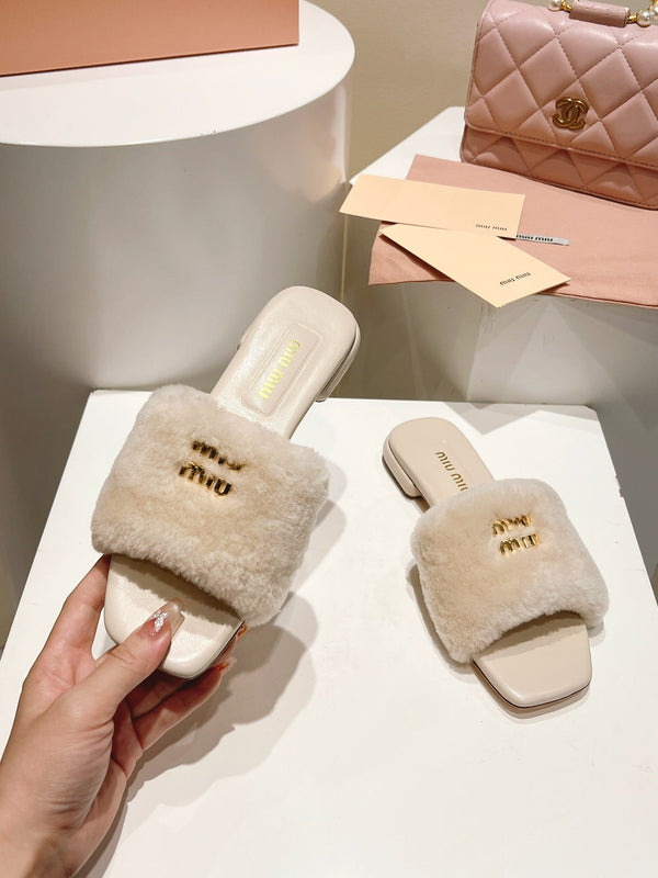 Miu Slides Light Beige Leather Fur 739562