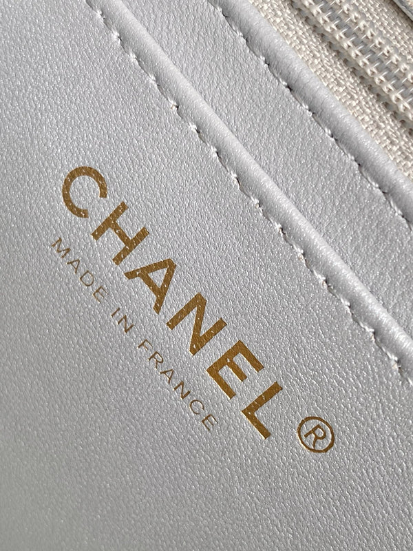 CC 25C Flap Bag 19cm Silver Metalic Quilted Lambskin