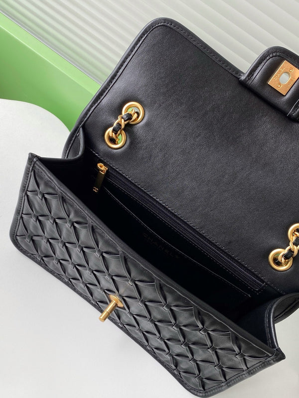 CC 25C Flap Bag 25cm Black Quilted Lambskin