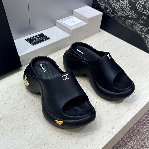 CC Platform Round Toe Open Toe Sandals Black Rubber 830394