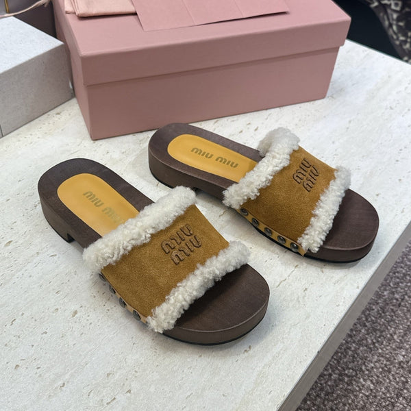 Miu Clog Sandals Yellow Suede Fur 118378