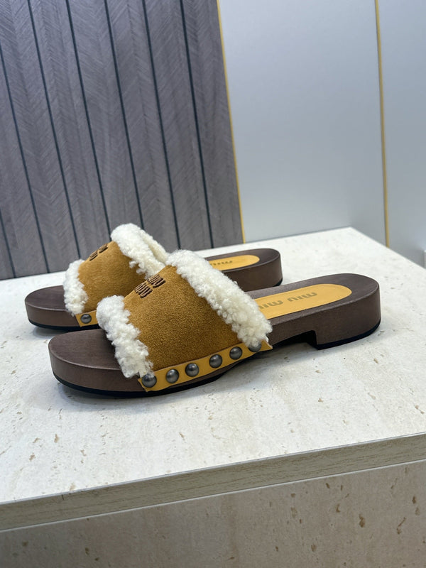 Miu Clog Sandals Yellow Suede Fur 118378