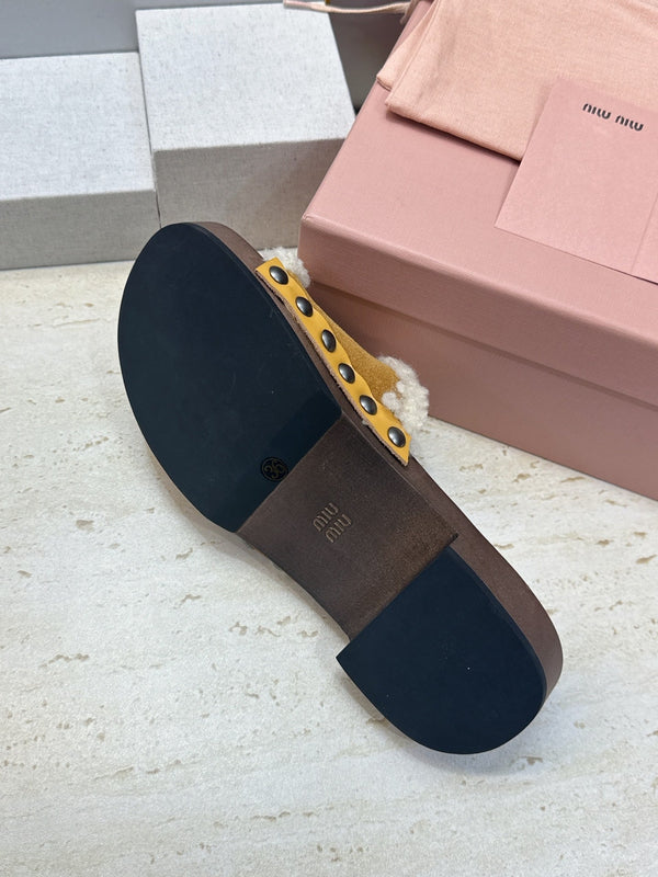 Miu Clog Sandals Yellow Suede Fur 118378