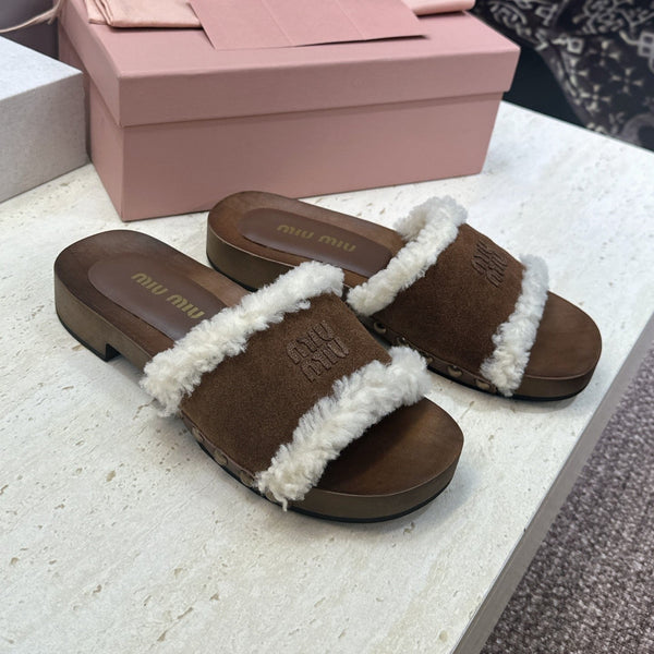 Miu Clog Sandals Brown Suede Fur 118379