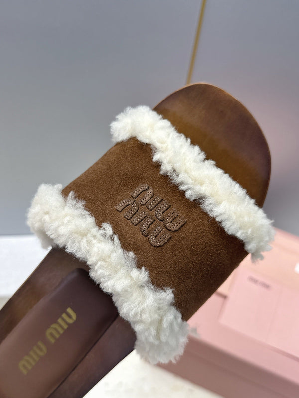 Miu Clog Sandals Brown Suede Fur 118379
