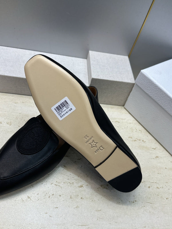CD 26s Médaillon Loafers Black Leather 118457