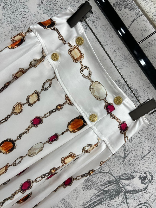 LV 25 Decorative Pattern Gemstone Chain Pleated Skirt White Poliester