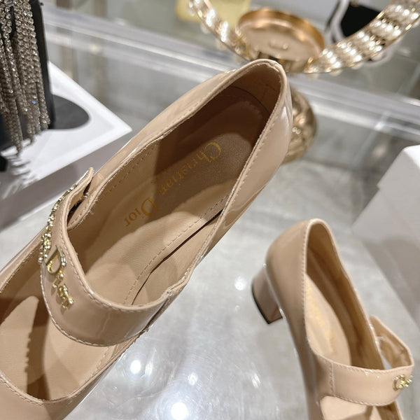 CC 26 Lolita High Heels 40 Beige Patent Leather 592207