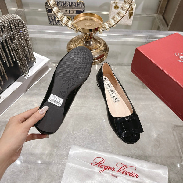 Roger Vivier 26s U Look Ballet Flat Black Leather 679810