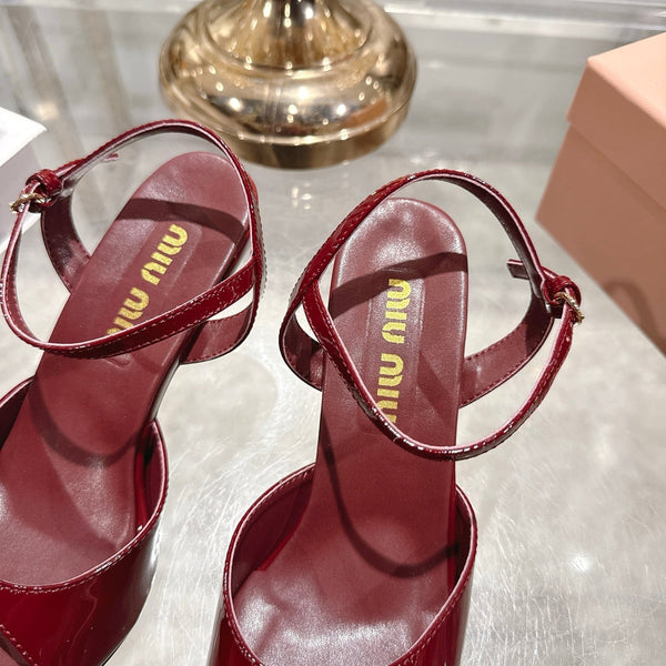 Miu Sandal With Buckle Burgundy Patent Leather 751327