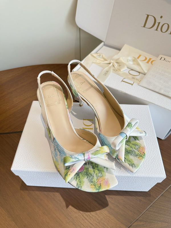 CD 26s J'Adior Slingback Sandals White Multicolor Floral Canvas 150512