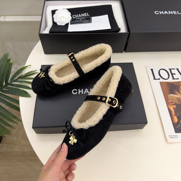 CC 26s Mary Jane Black Suede Shearling 111927