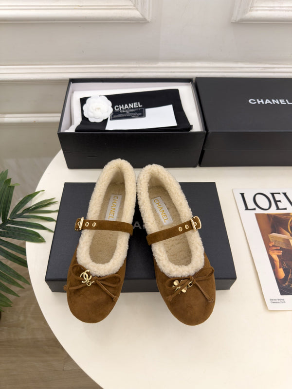 CC 26s Mary Jane Dark Brown Suede Shearling 111929