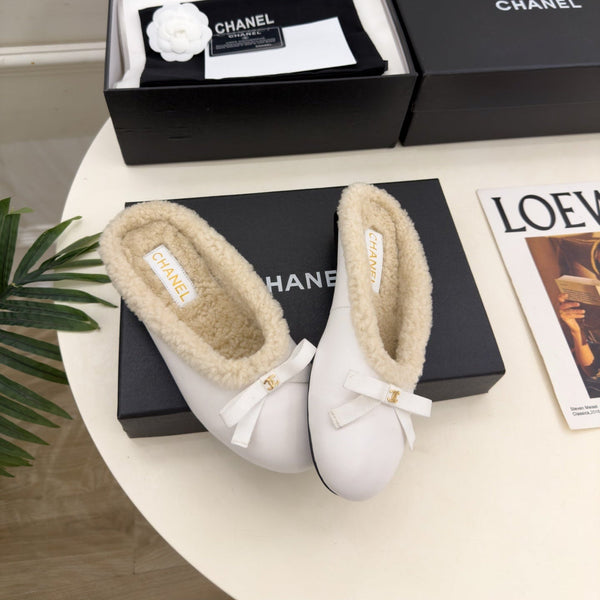 CC 26s Mules White Sheepskin Shearling 111932