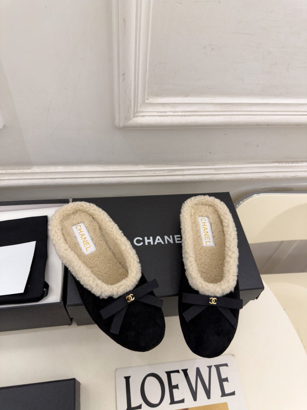 CC 26s Mules Black Suede Shearling 111934
