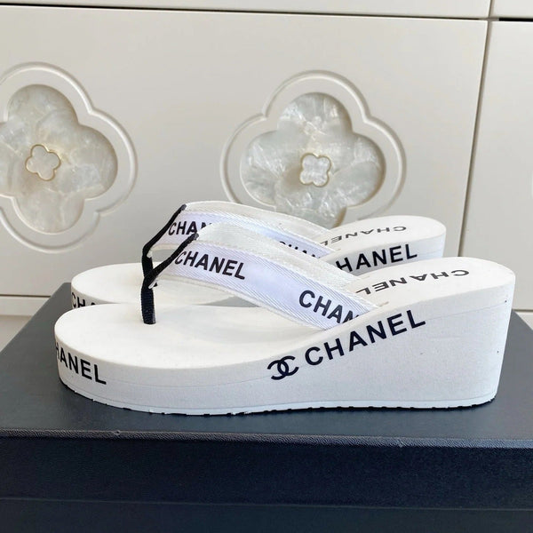 CC 26s Thong Sandals 65 White Rubber Leather 647673