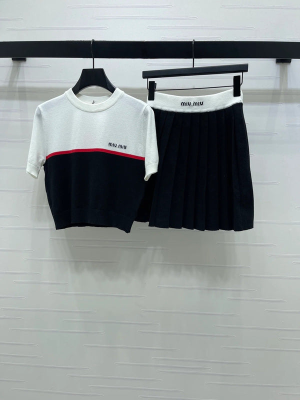 Miumiu 2026 Crew Neck Knit Short-sleeved Pleated Skirt Set Wool 352667
