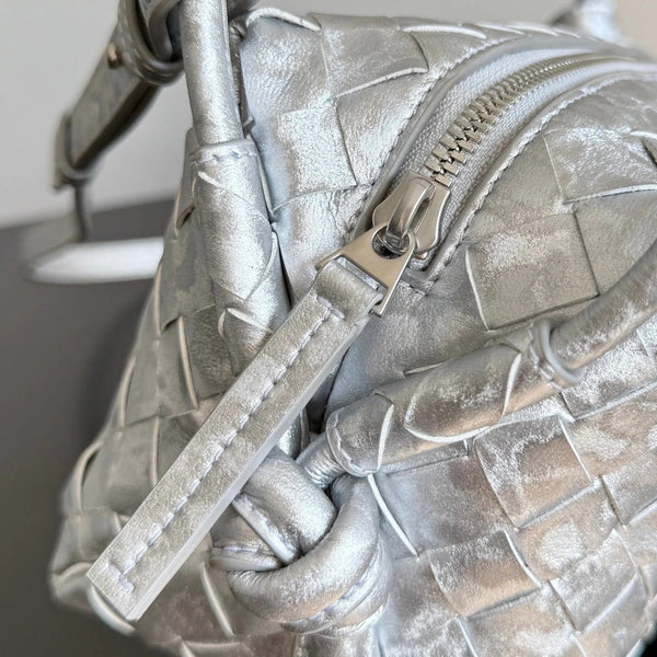 Bottega Veneta 2026 Loop Bag 21cm Silver Intrecciato Woven Leather 137119