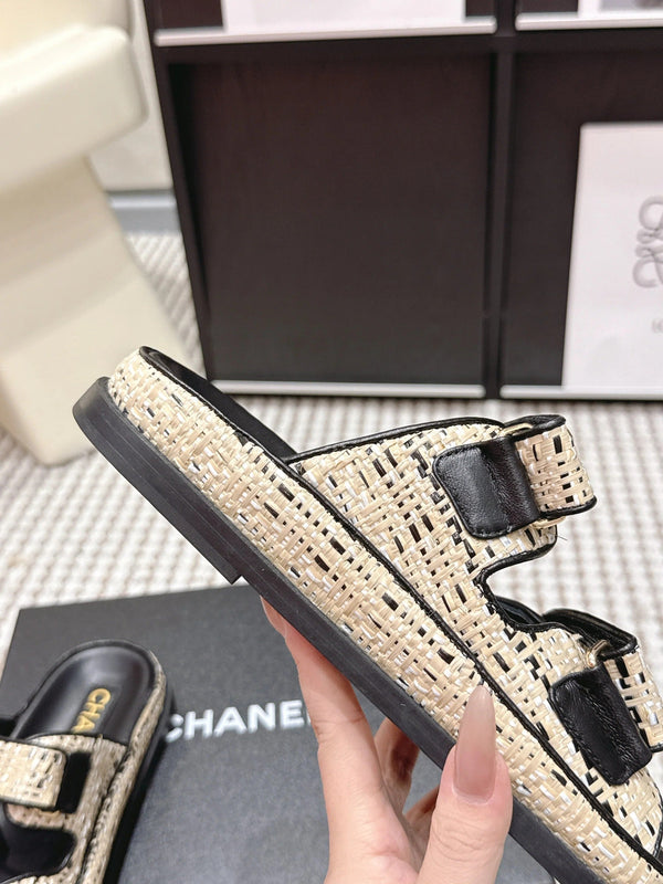 CC 26s Sandals Black Beige Leather Raffia 632396