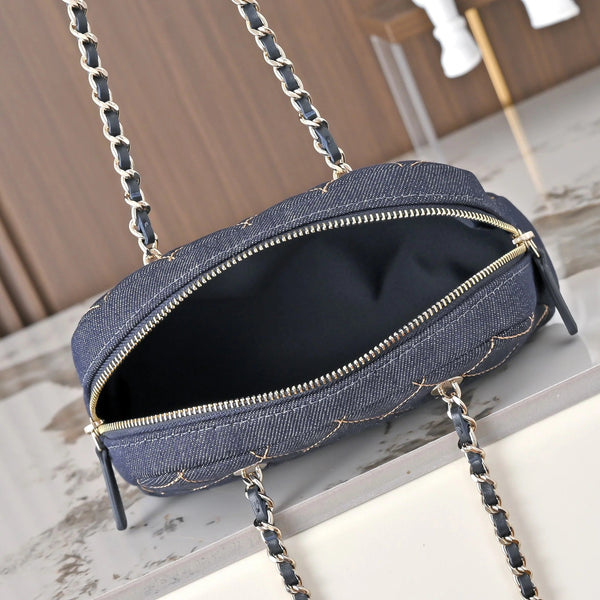 CC 2026 Chain Clutch Bag 19.5cm Blue Denim Leather 140656