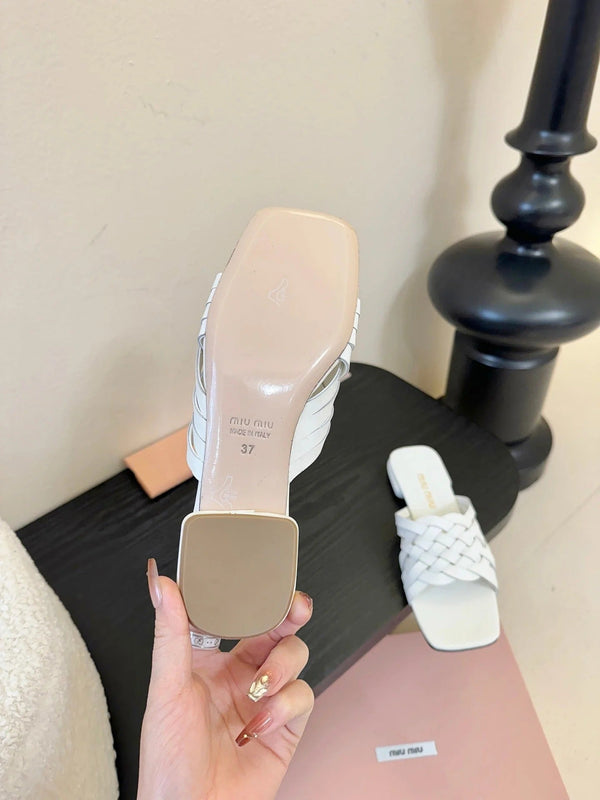 MIU 26ss Flat Sandals White Sheepskin 627354