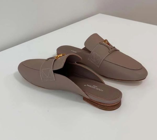 LV 25C LV Capri Open Back Loafer Cream Wrinkled Cowhide 219928