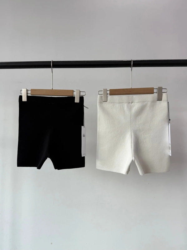 ALO SKINNY KNIT SHORTS STYLE 65