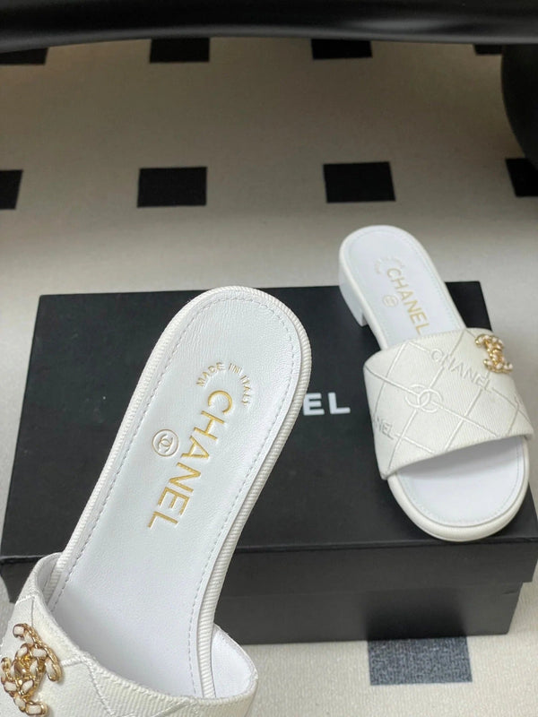 CC 26s Flat Sandals White Canvas Sheepskin Double C 649510