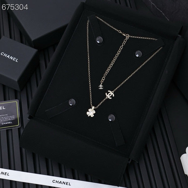 PENDANT NECKLACE FULL DIAMOND FOUR-LEAF CLOVER DOUBLE C IN GOLD